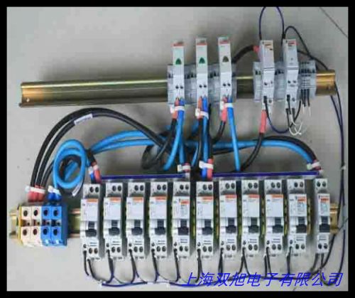 施耐德電動機(jī)保護(hù)斷路器 GV3-M25 20-25A 現(xiàn)貨庫存質(zhì)保一年
